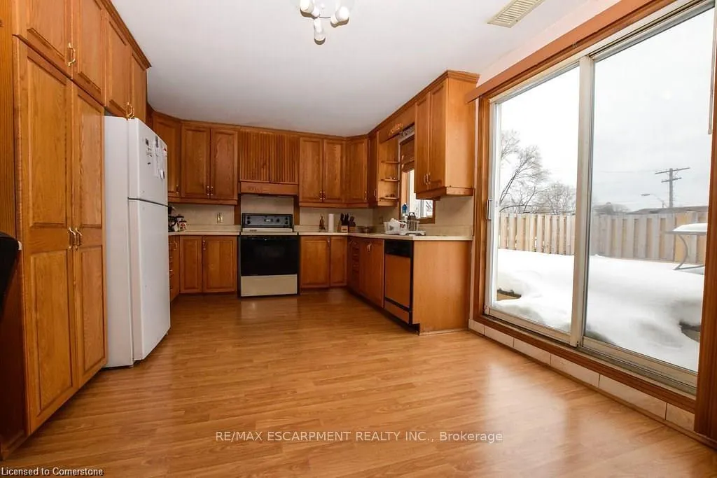Photo 19 of 120 Parkdale Avenue N, Hamilton, Normanhurst — HOMEH