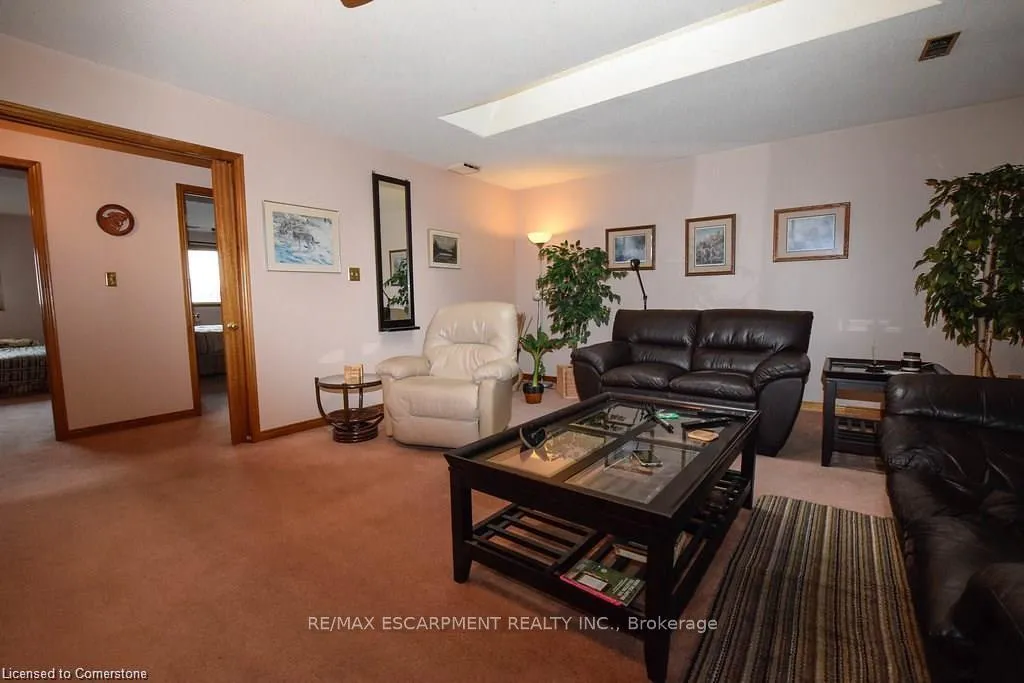 Photo 23 of 120 Parkdale Avenue N, Hamilton, Normanhurst — HOMEH