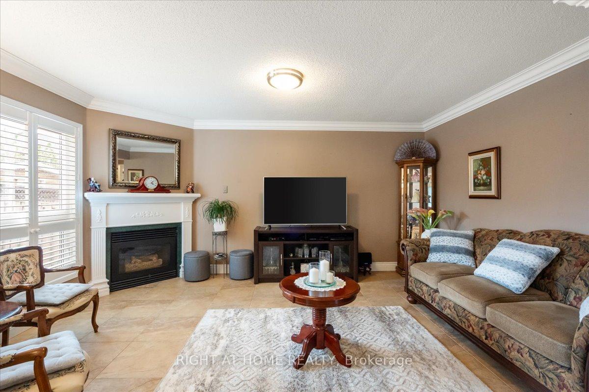 Photo 8 of 24 Suncrest Drive, Brampton, Brampton West — HOMEH
