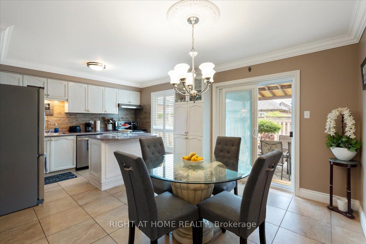 Photo 7 of 24 Suncrest Drive, Brampton, Brampton West — HOMEH