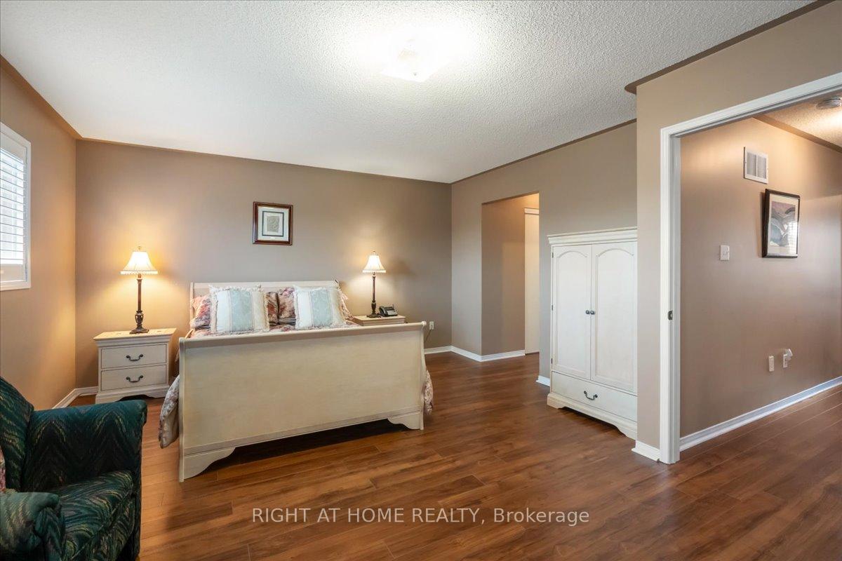 Photo 20 of 24 Suncrest Drive, Brampton, Brampton West — HOMEH