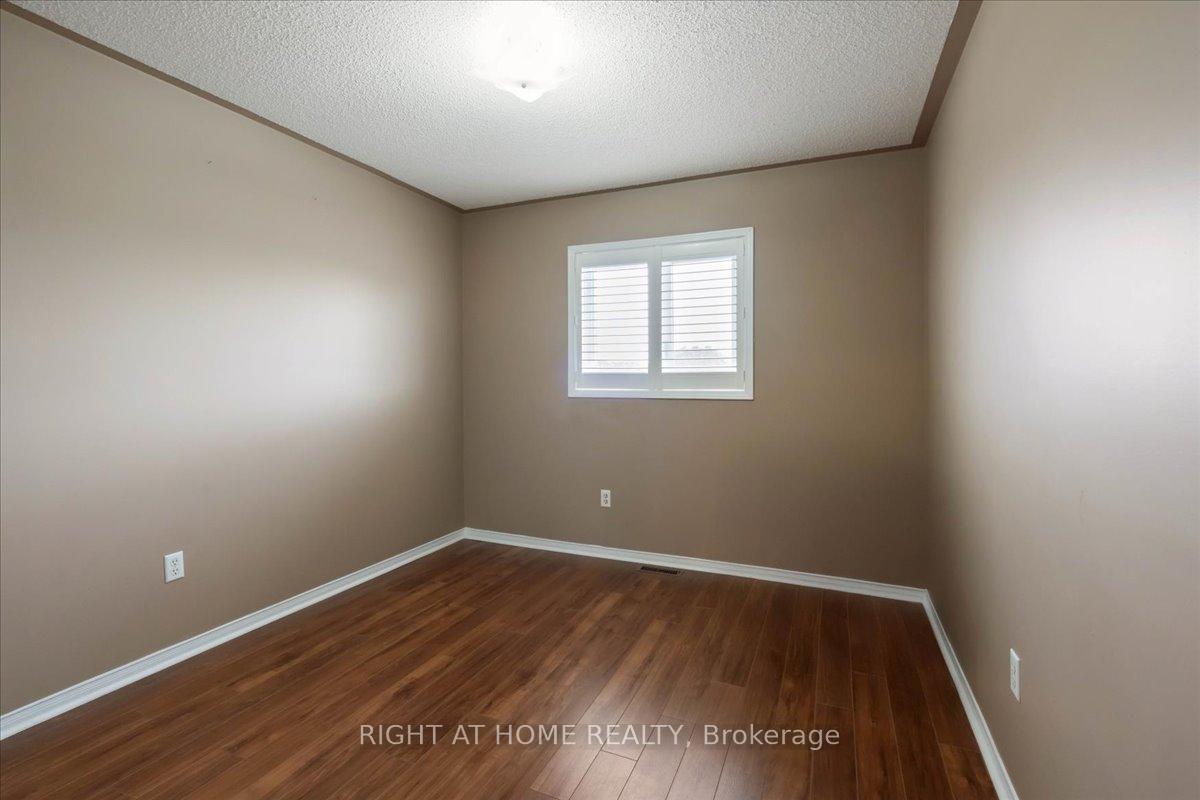 Photo 10 of 24 Suncrest Drive, Brampton, Brampton West — HOMEH