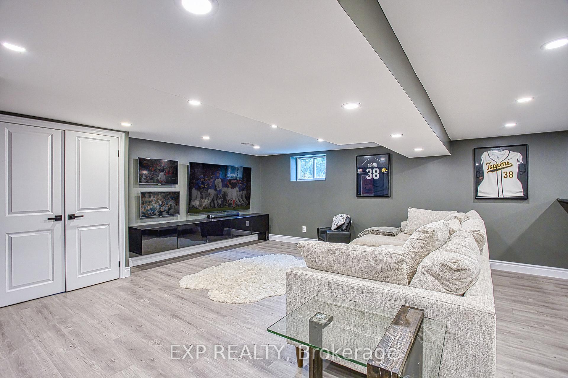 Photo 48 of 100 Second Street N, Hamilton, Stoney Creek — HOMEH