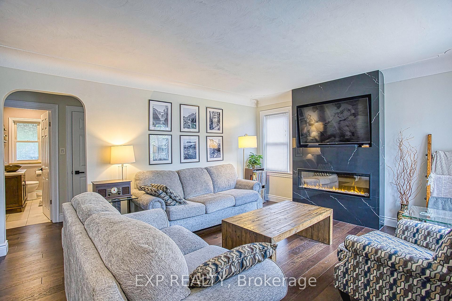 Photo 8 of 100 Second Street N, Hamilton, Stoney Creek — HOMEH