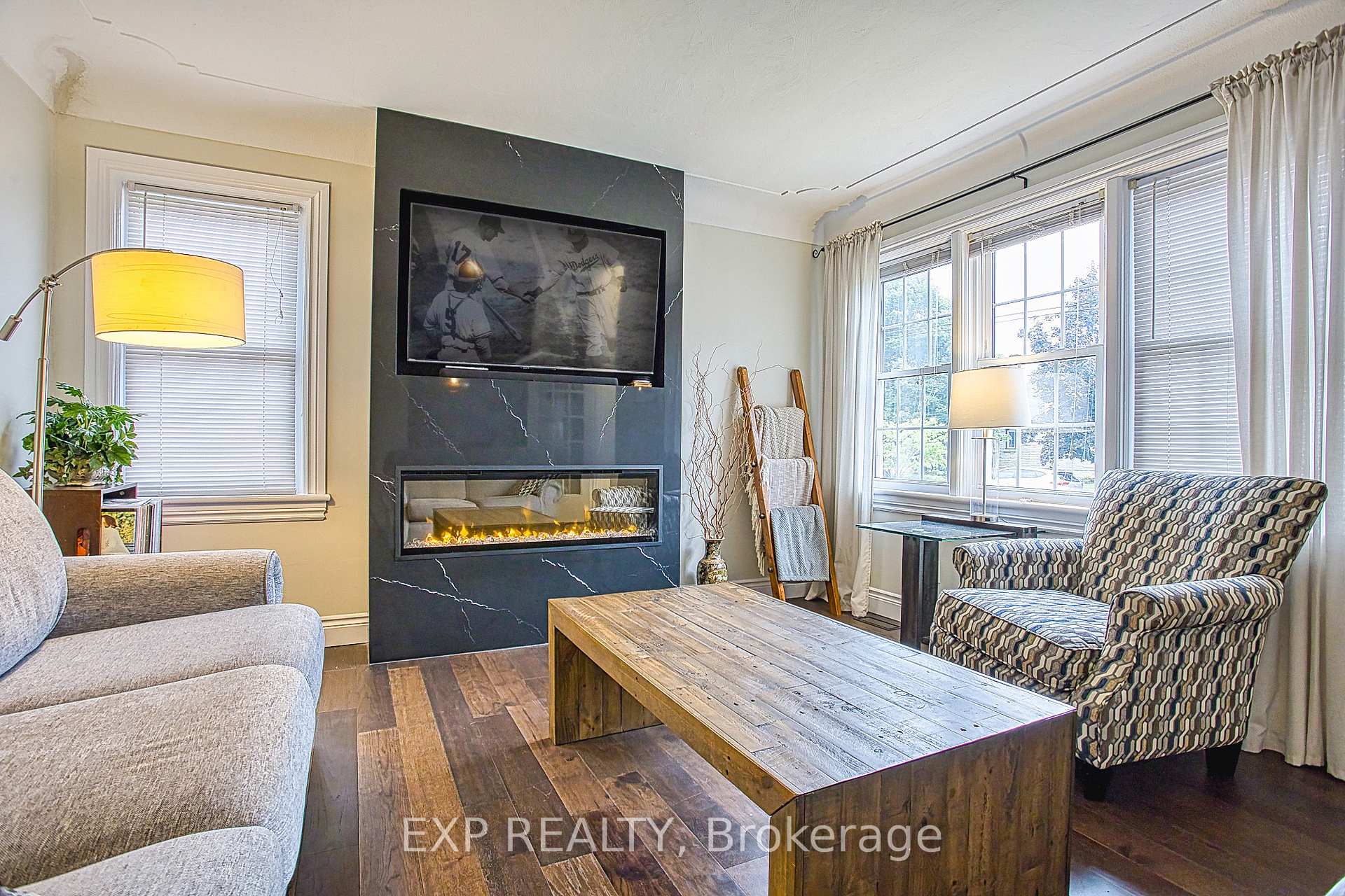 Photo 11 of 100 Second Street N, Hamilton, Stoney Creek — HOMEH