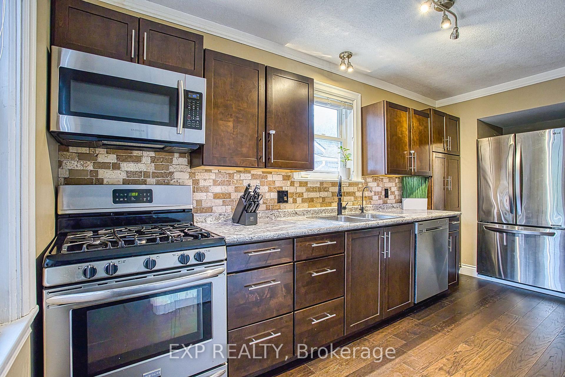 Photo 16 of 100 Second Street N, Hamilton, Stoney Creek — HOMEH