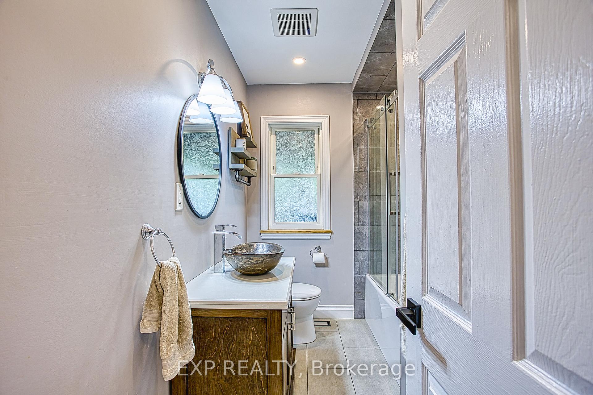 Photo 21 of 100 Second Street N, Hamilton, Stoney Creek — HOMEH