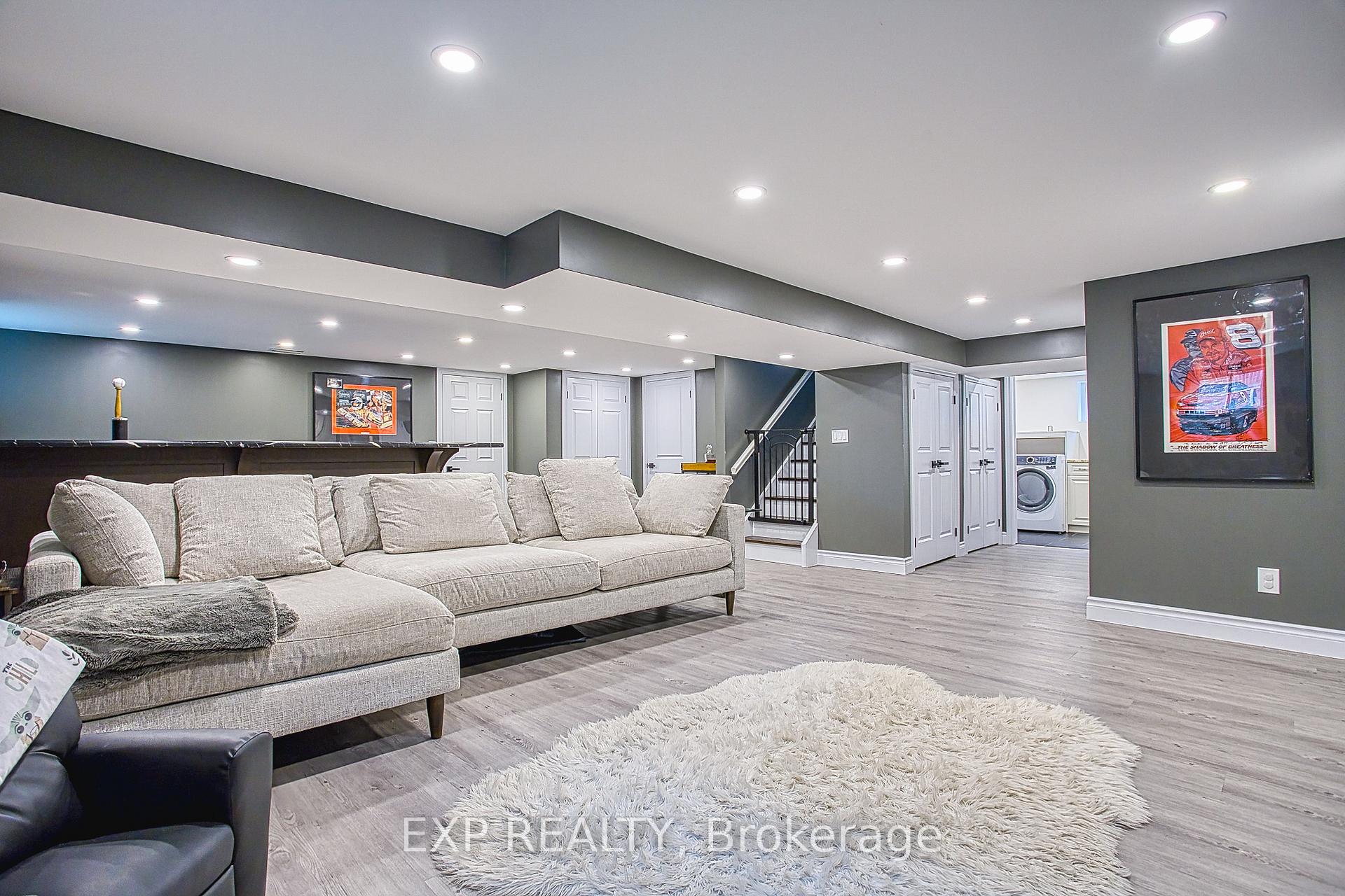 Photo 73 of 100 Second Street N, Hamilton, Stoney Creek — HOMEH
