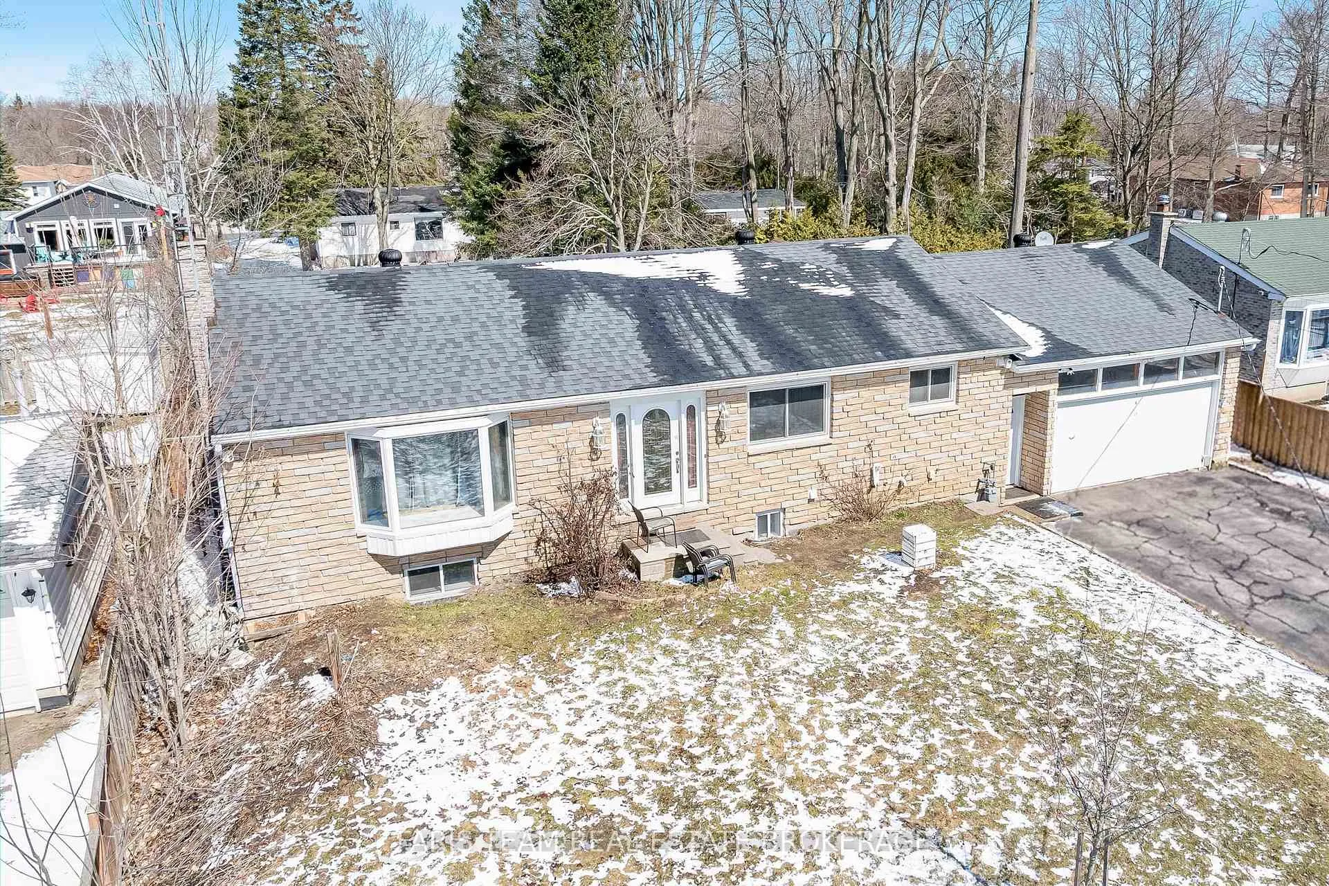 Photo 2 of 706 James Street, Innisfil, Alcona — HOMEH