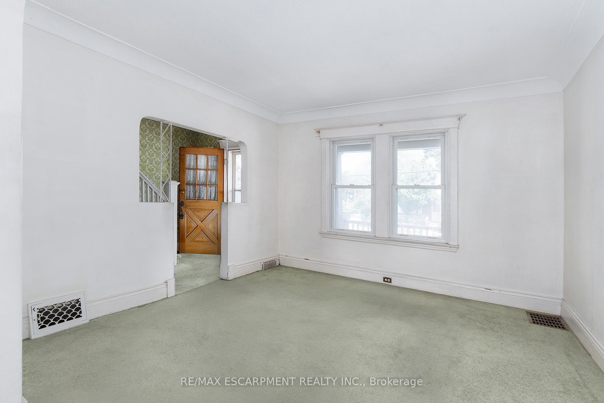 Photo 8 of 62 Alpine Avenue, Hamilton, Inch Park — HOMEH