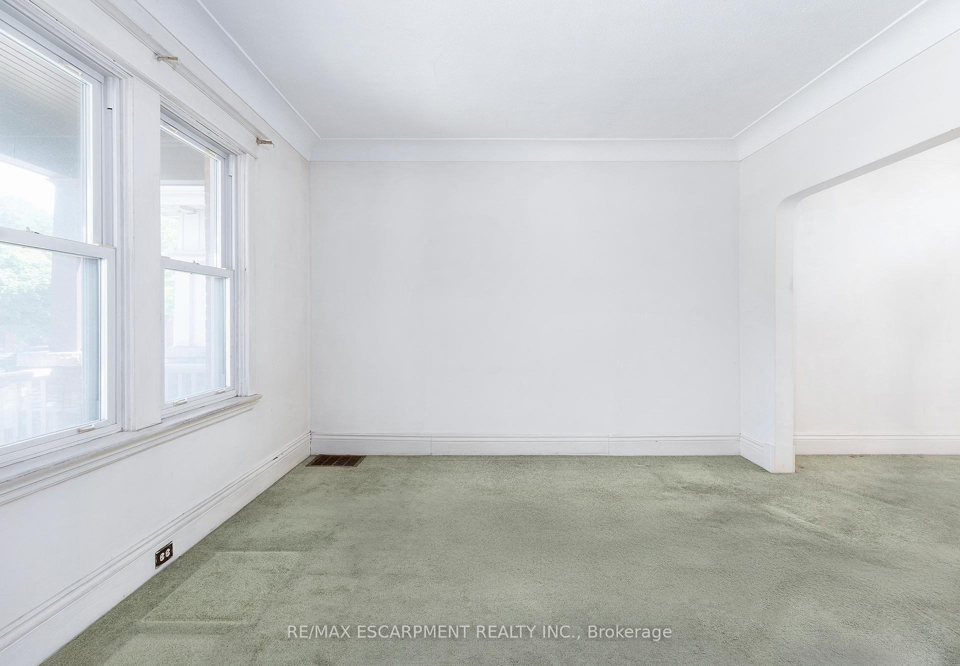 Photo 9 of 62 Alpine Avenue, Hamilton, Inch Park — HOMEH