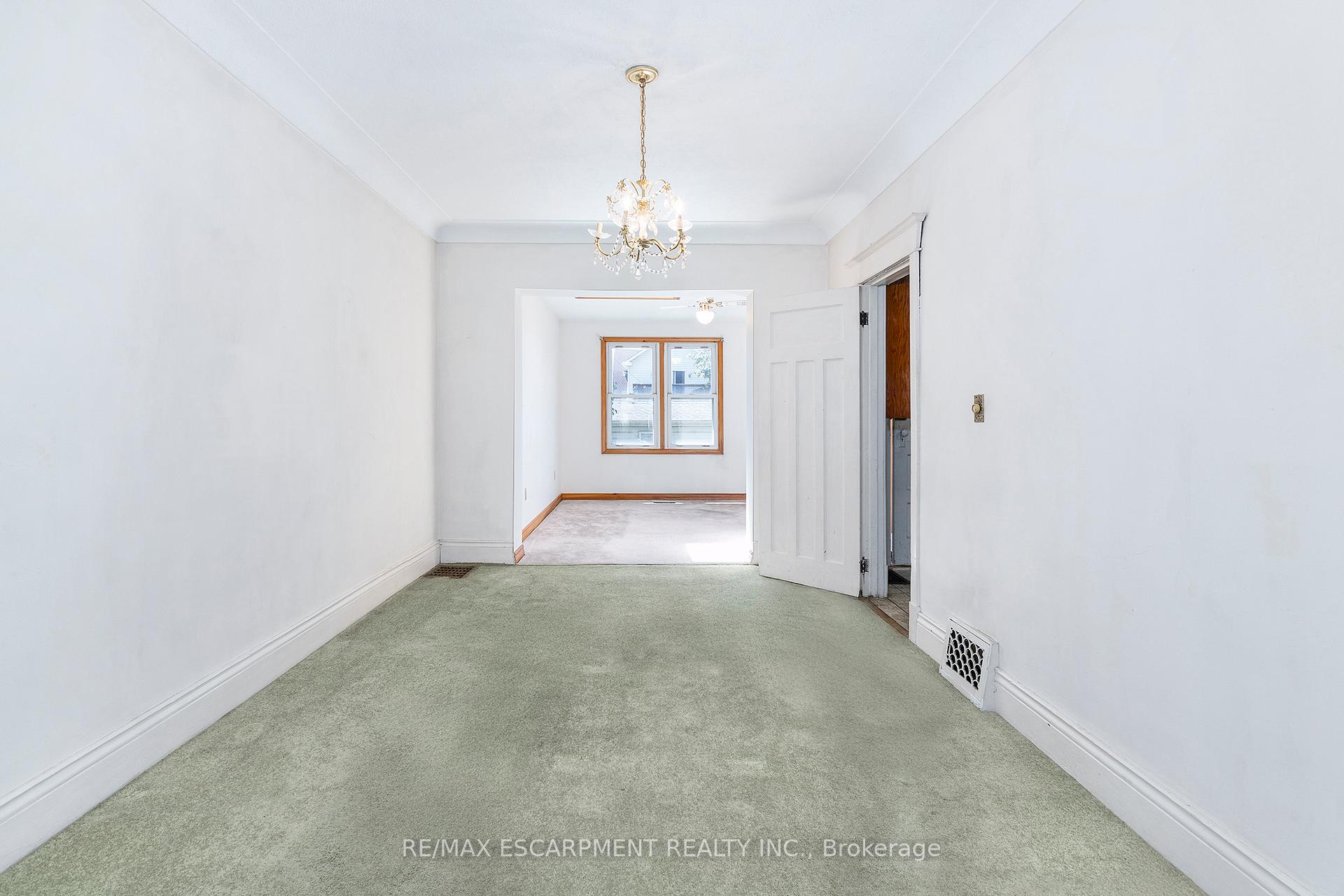 Photo 10 of 62 Alpine Avenue, Hamilton, Inch Park — HOMEH