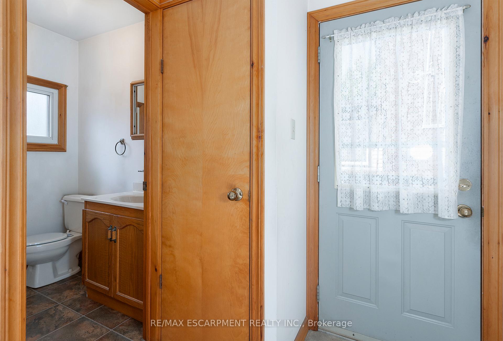 Photo 12 of 62 Alpine Avenue, Hamilton, Inch Park — HOMEH