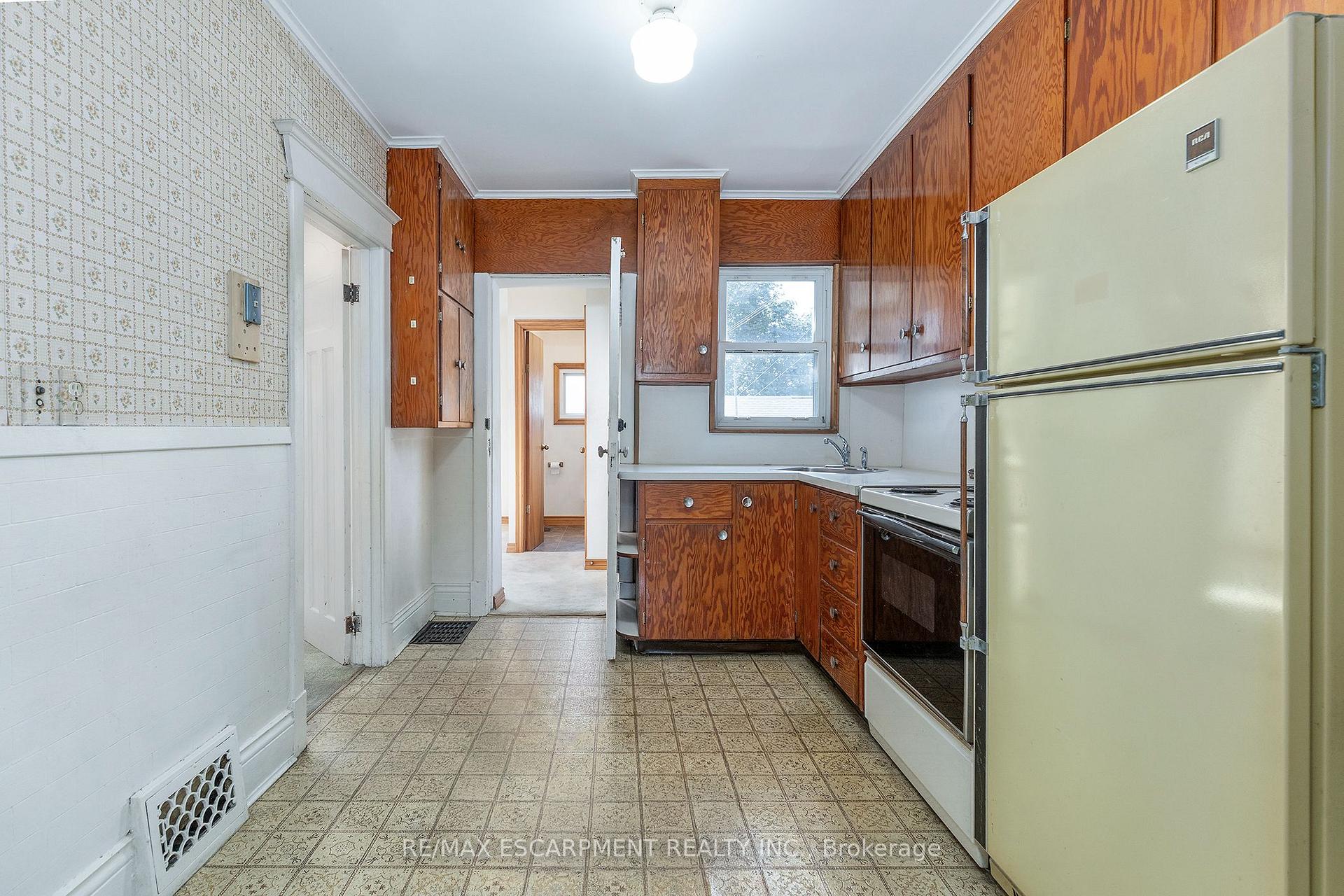 Photo 15 of 62 Alpine Avenue, Hamilton, Inch Park — HOMEH