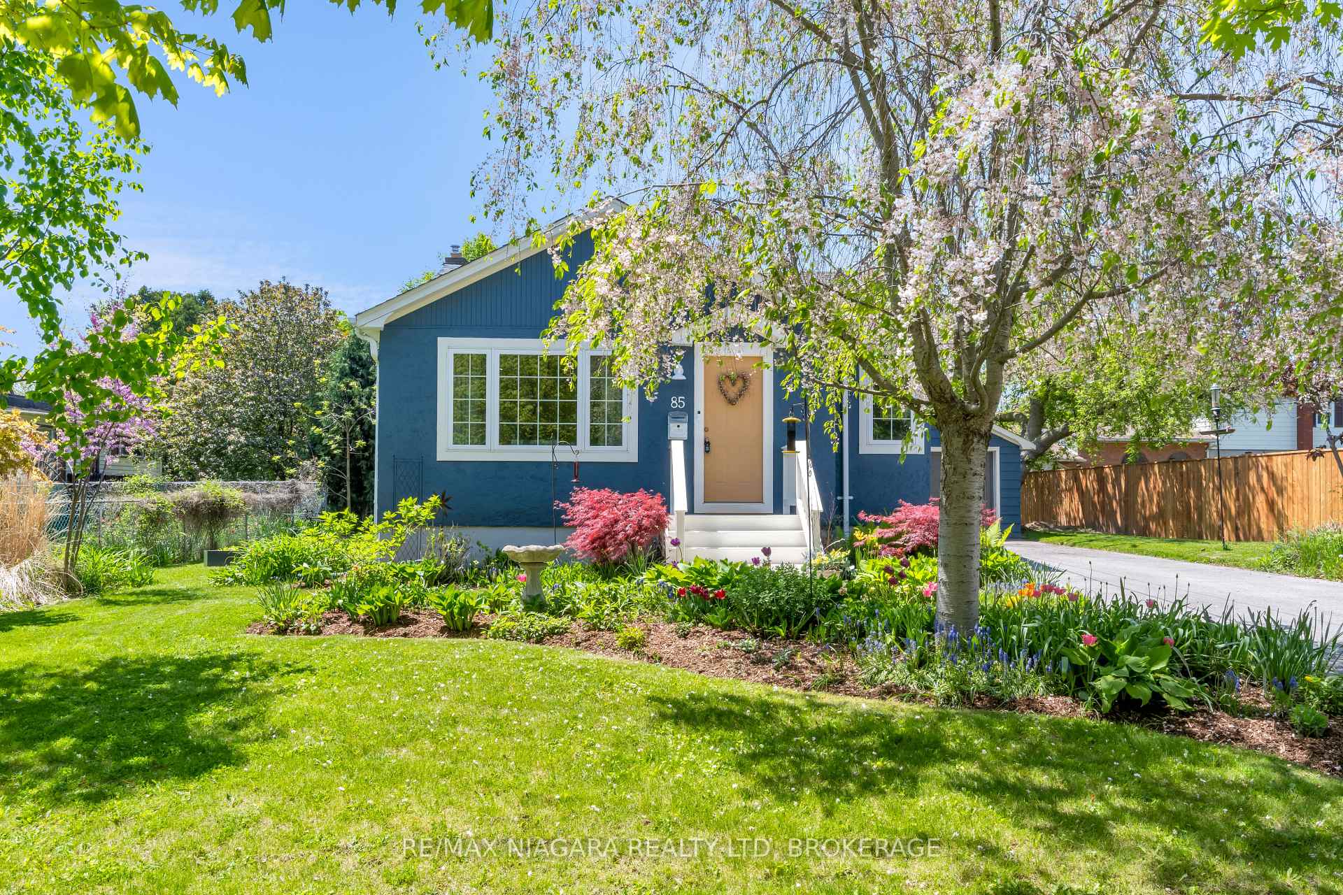 Photo 2 of 85 Booth Street, St. Catharines, Vine/Linwell — HOMEH