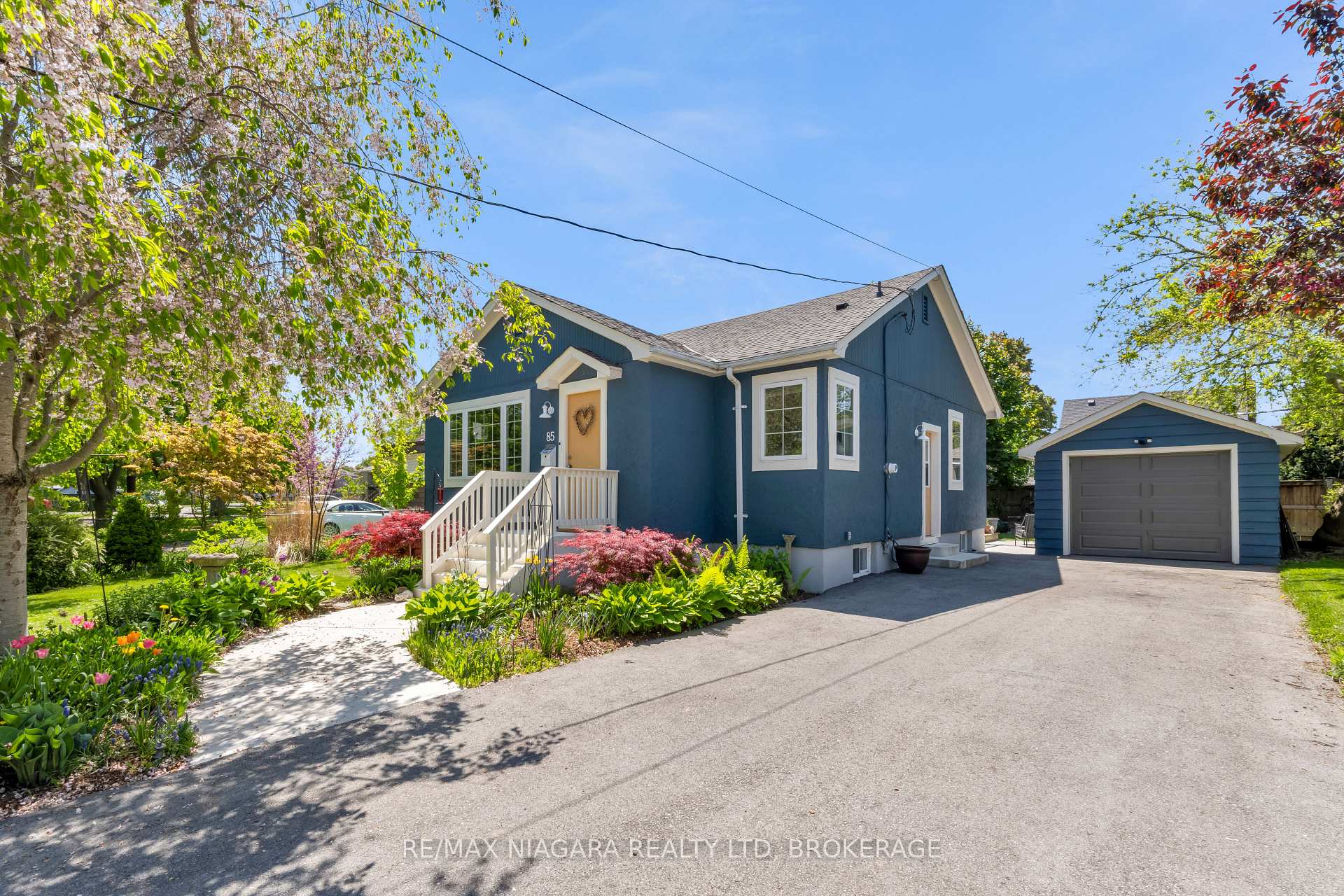 Photo 3 of 85 Booth Street, St. Catharines, Vine/Linwell — HOMEH