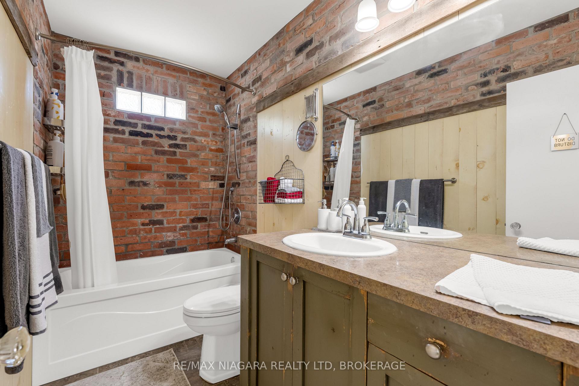 Photo 19 of 85 Booth Street, St. Catharines, Vine/Linwell — HOMEH