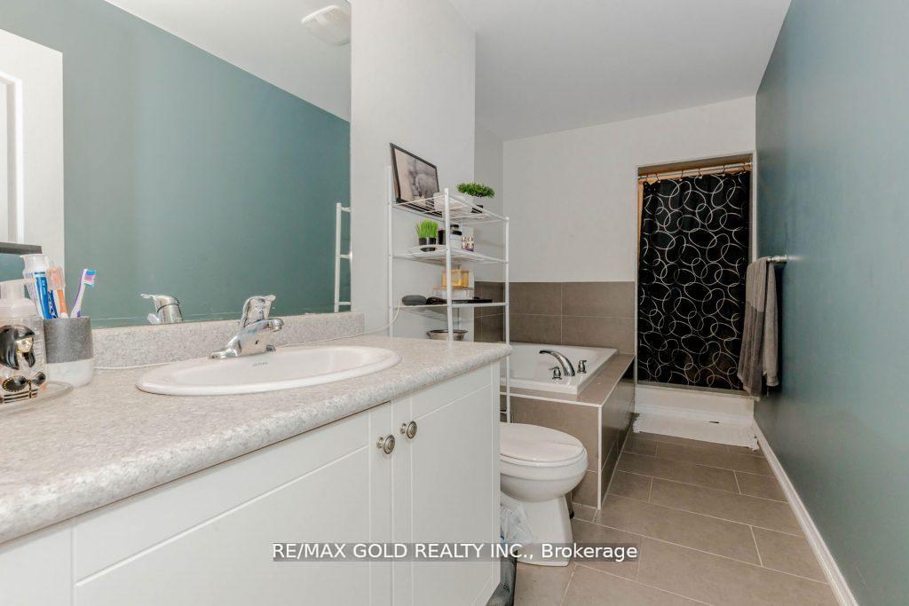 Photo 26 of 475 Queen Mary Drive, Brampton, Northwest Brampton — HOMEH