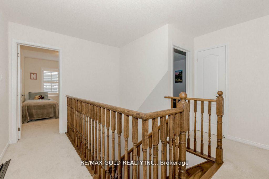 Photo 31 of 475 Queen Mary Drive, Brampton, Northwest Brampton — HOMEH