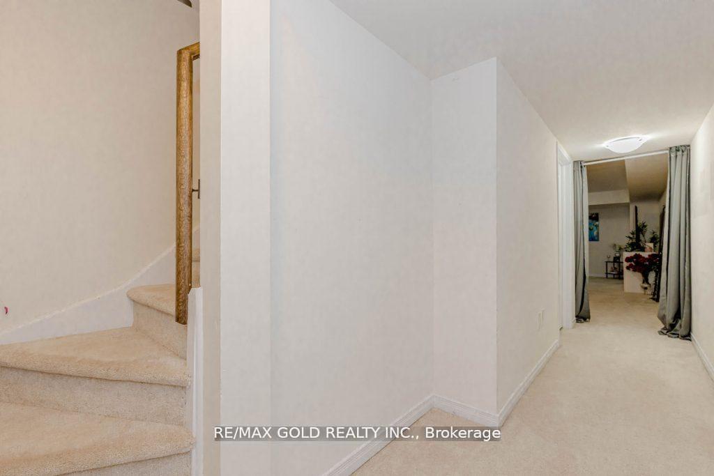 Photo 41 of 475 Queen Mary Drive, Brampton, Northwest Brampton — HOMEH