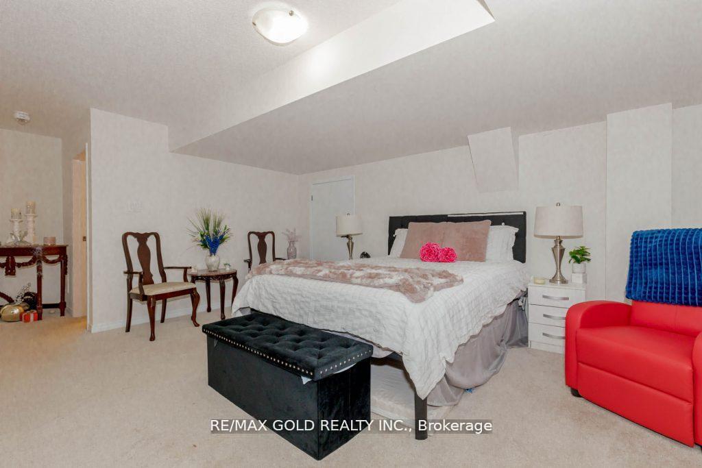 Photo 44 of 475 Queen Mary Drive, Brampton, Northwest Brampton — HOMEH