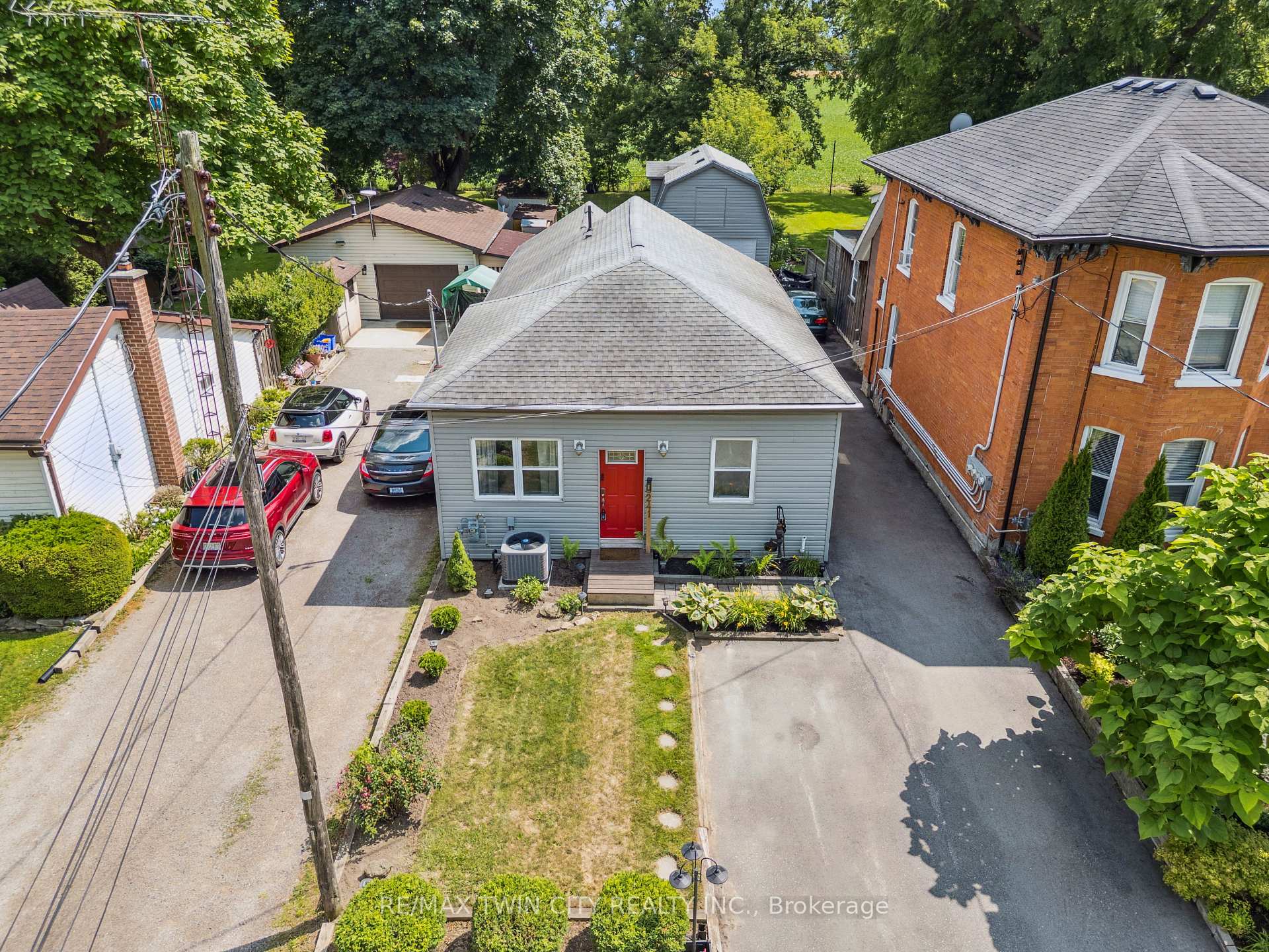 Photo 2 of 241 8 Highway, Hamilton, Greensville — HOMEH