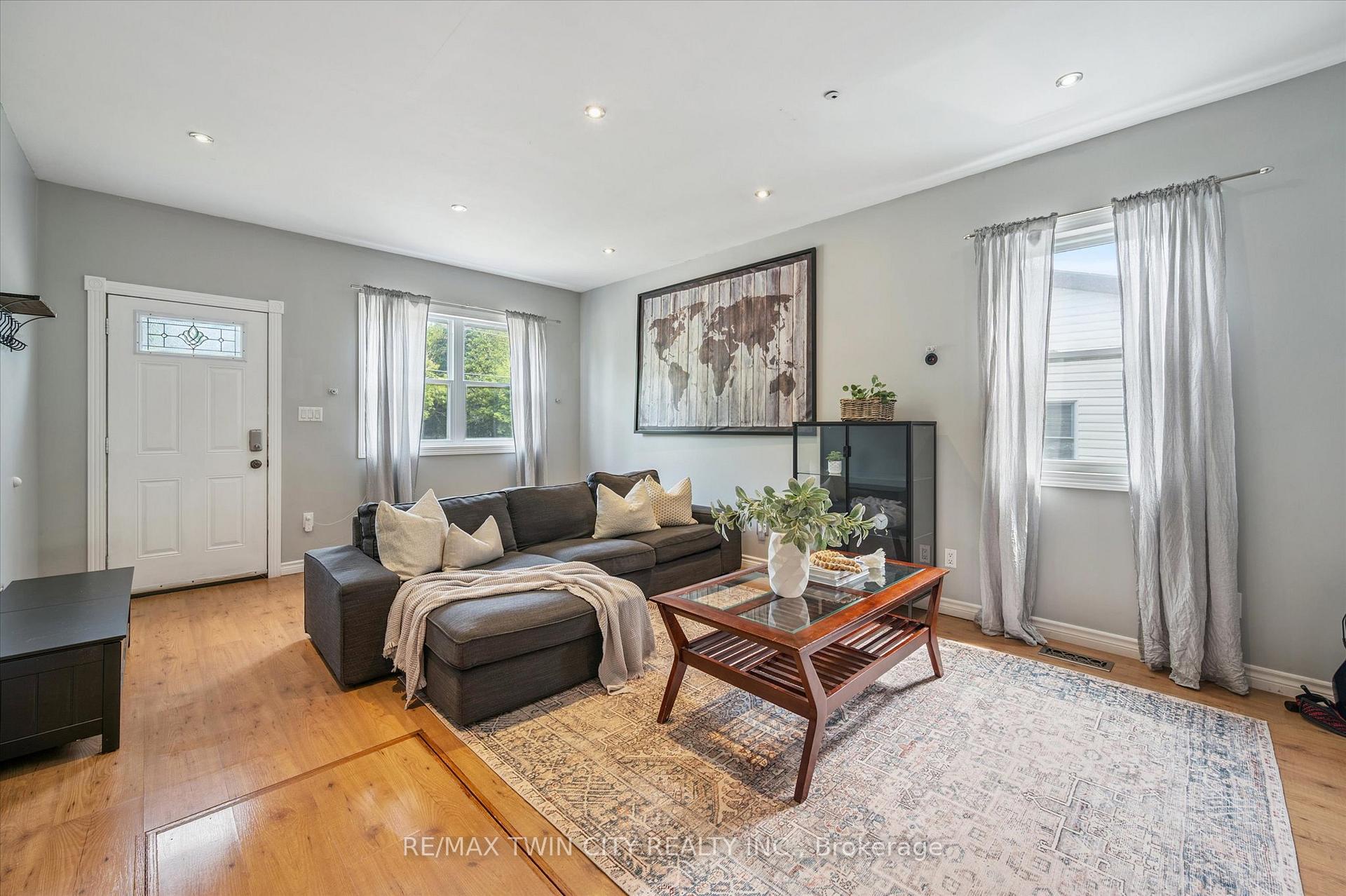 Photo 7 of 241 8 Highway, Hamilton, Greensville — HOMEH
