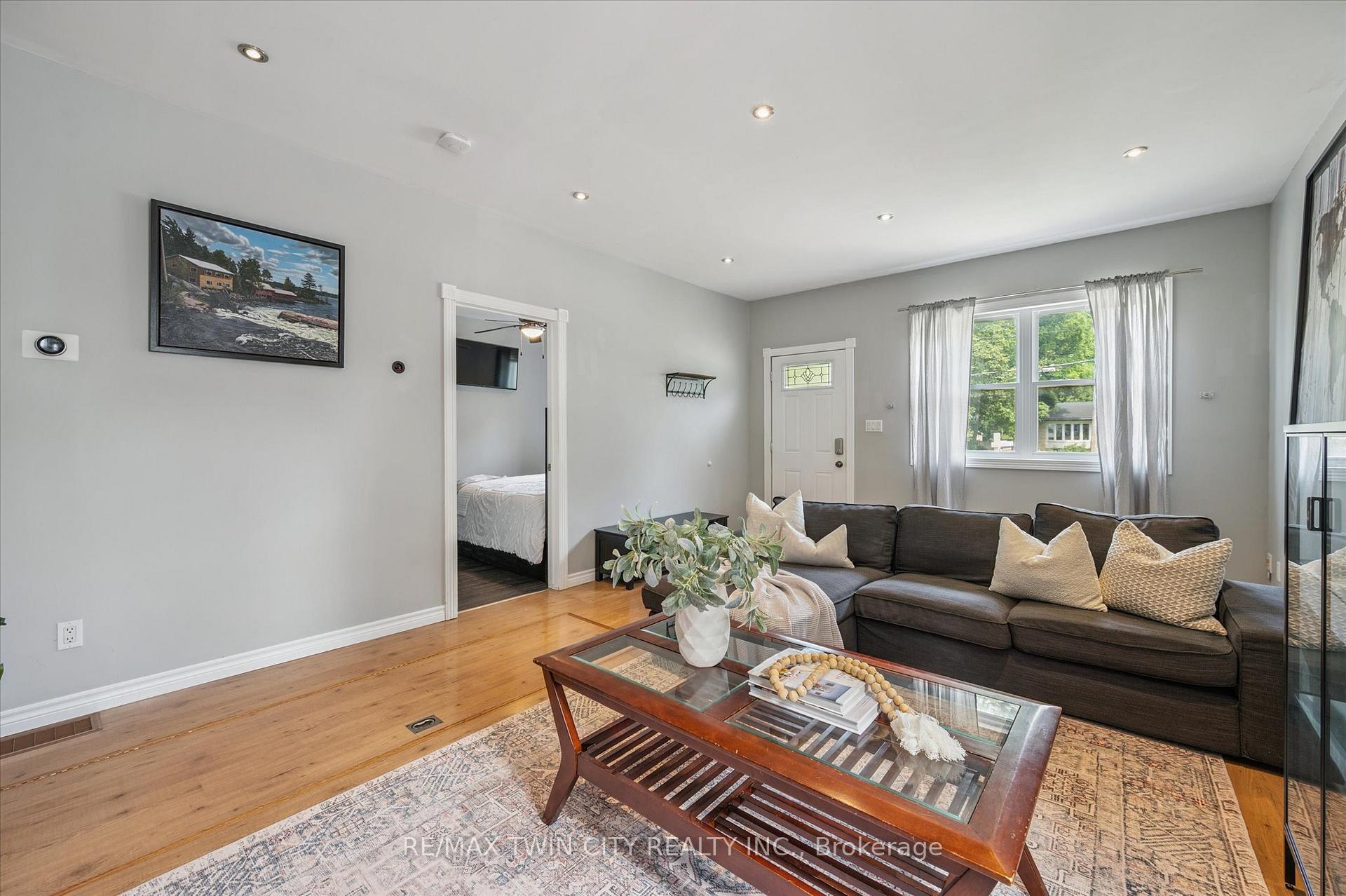 Photo 8 of 241 8 Highway, Hamilton, Greensville — HOMEH