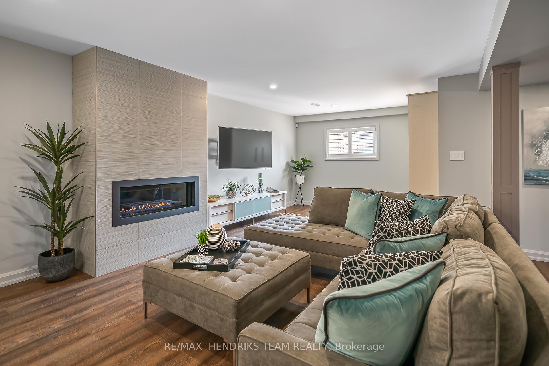 Photo 20 of 198 First Street Louth, St. Catharines, Grapeview — HOMEH