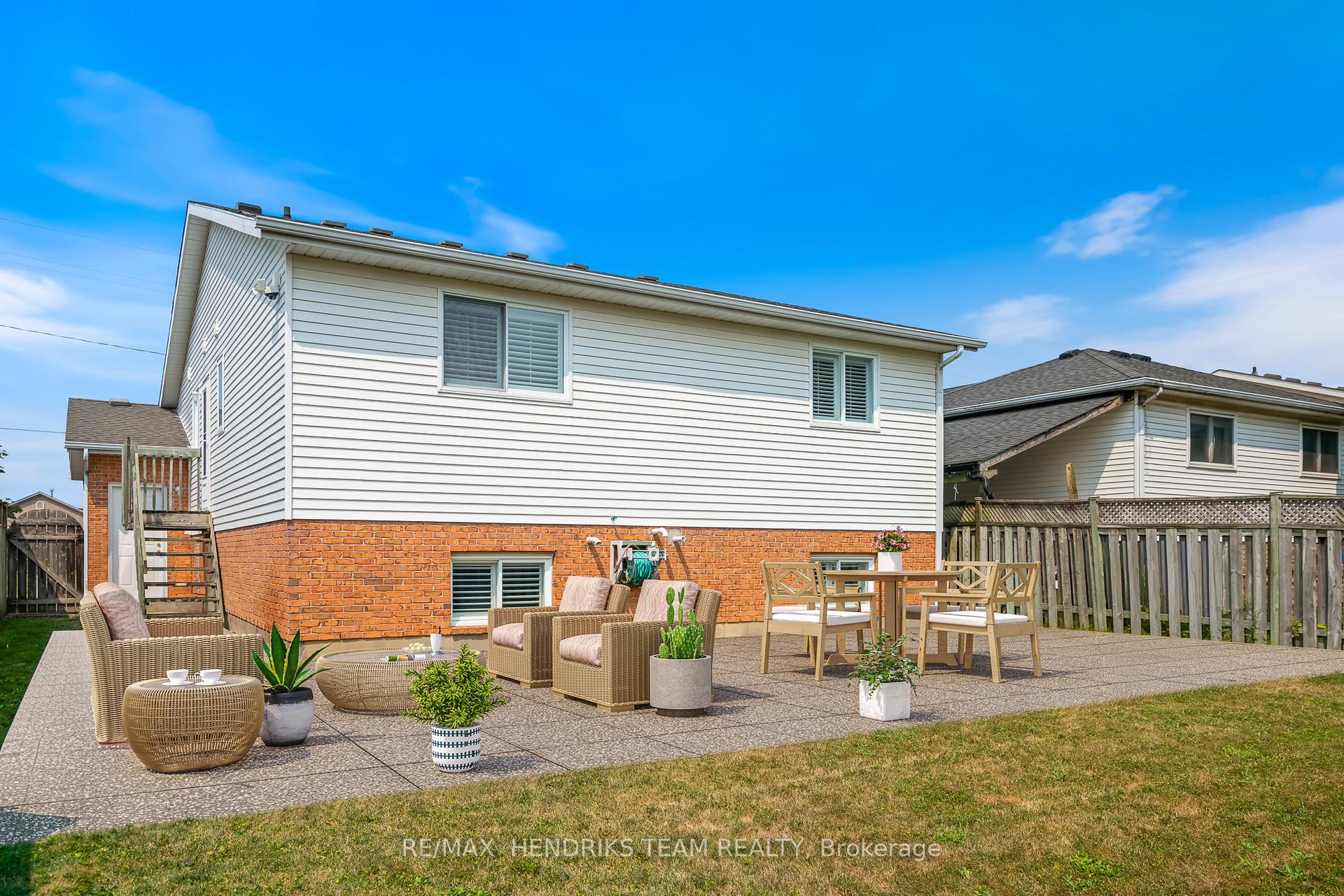Photo 29 of 198 First Street Louth, St. Catharines, Grapeview — HOMEH