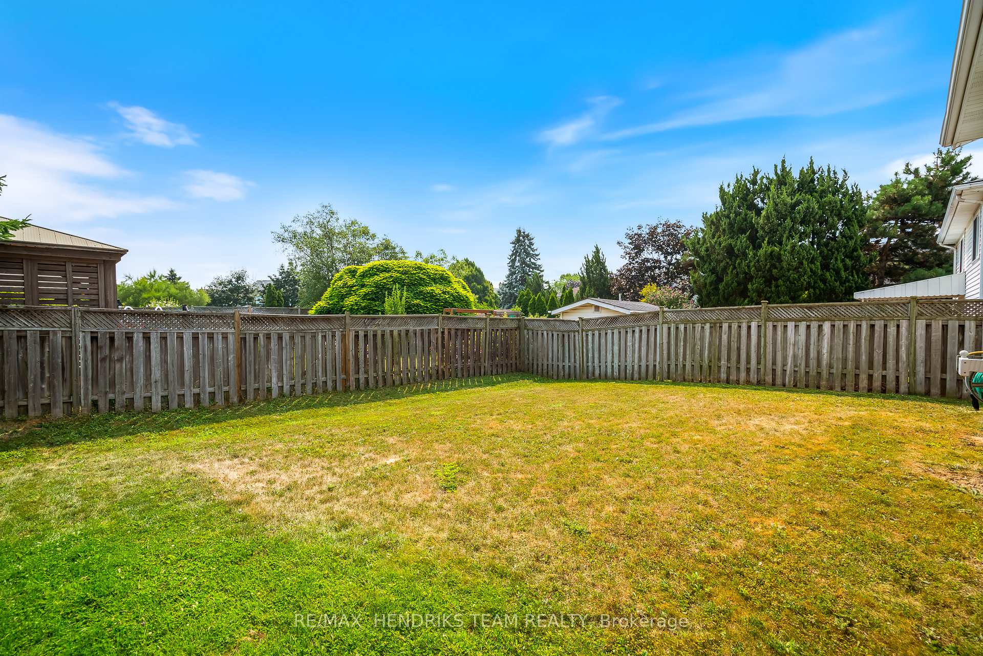 Photo 30 of 198 First Street Louth, St. Catharines, Grapeview — HOMEH