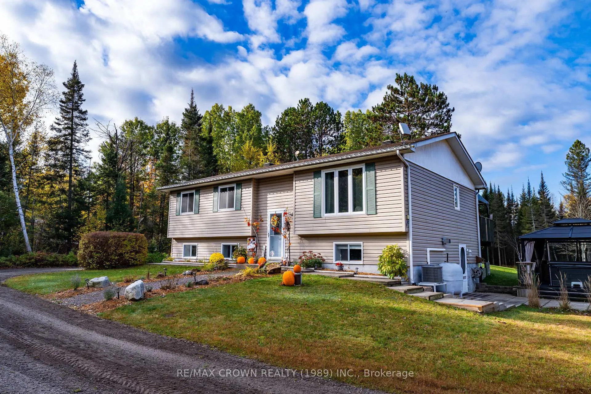 Photo 3 of 65 Byers Road, Callander — HOMEH