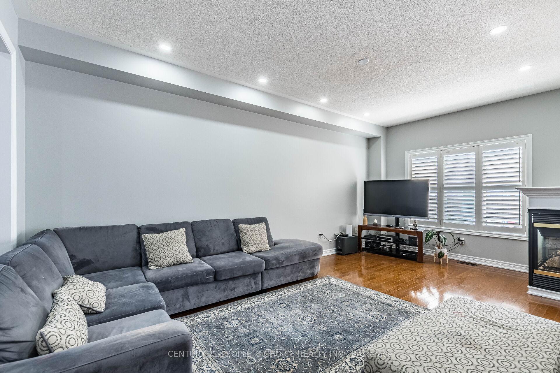 Photo 7 of 9 Mellowood Avenue, Brampton, Bram East — HOMEH