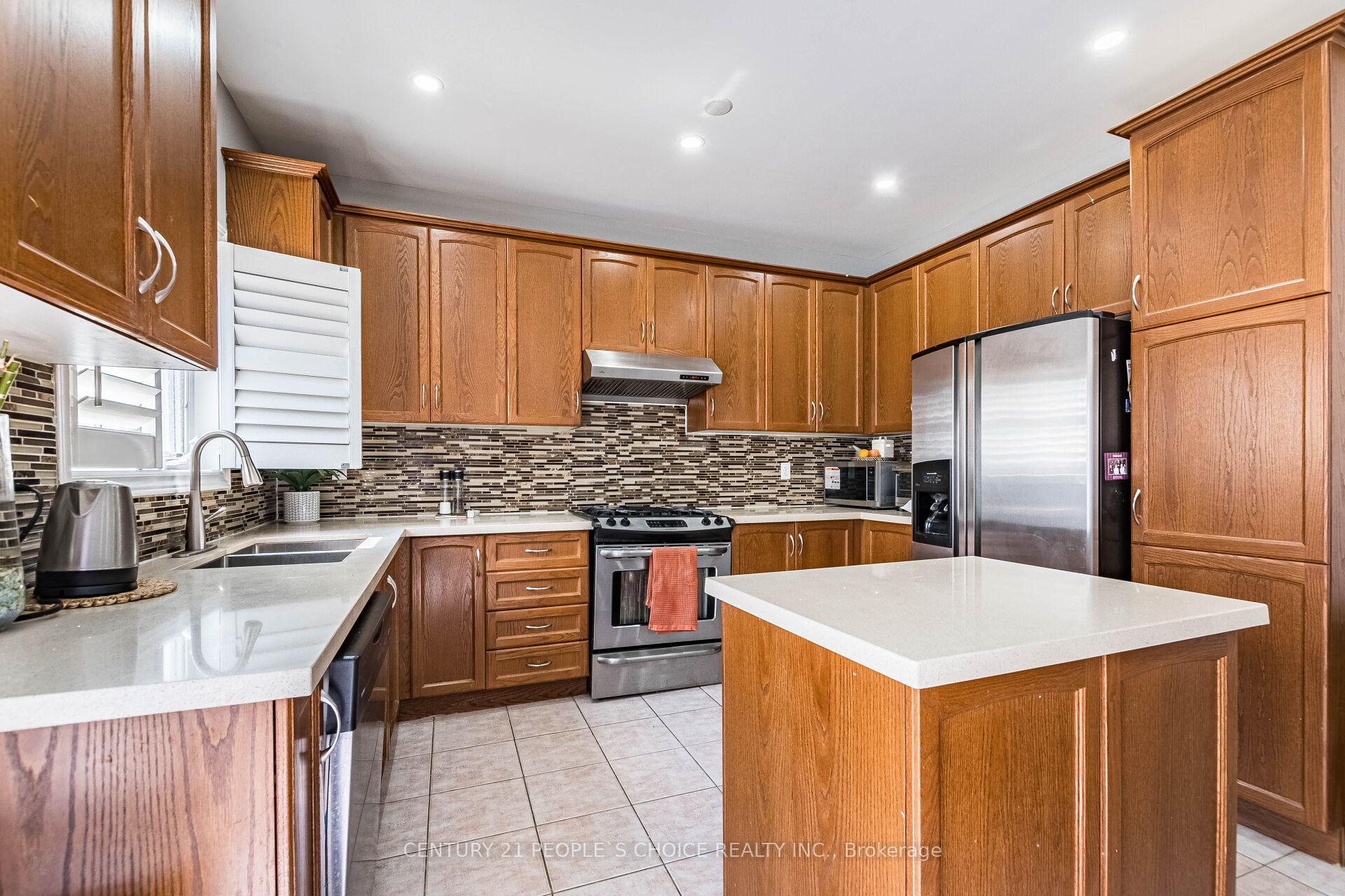 Photo 13 of 9 Mellowood Avenue, Brampton, Bram East — HOMEH