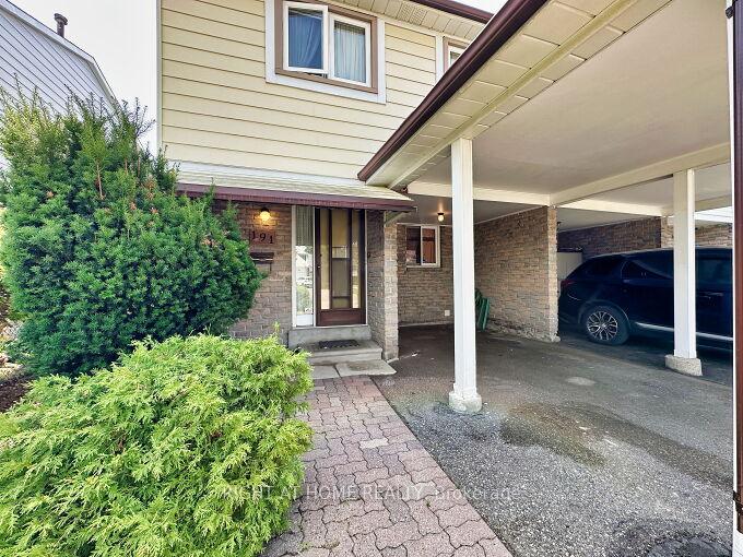 Photo 4 of 191 Royal Salisbury Way, Brampton, Madoc — HOMEH