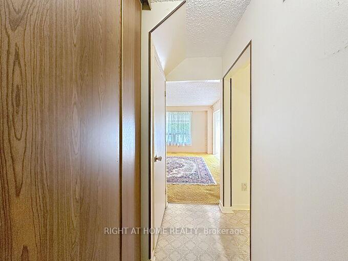 Photo 5 of 191 Royal Salisbury Way, Brampton, Madoc — HOMEH