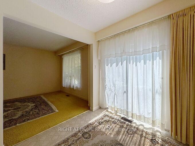Photo 10 of 191 Royal Salisbury Way, Brampton, Madoc — HOMEH