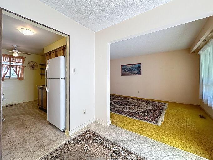 Photo 12 of 191 Royal Salisbury Way, Brampton, Madoc — HOMEH