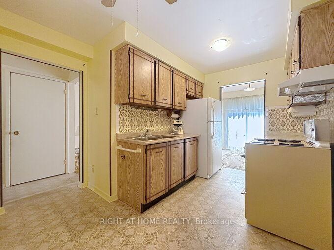 Photo 14 of 191 Royal Salisbury Way, Brampton, Madoc — HOMEH