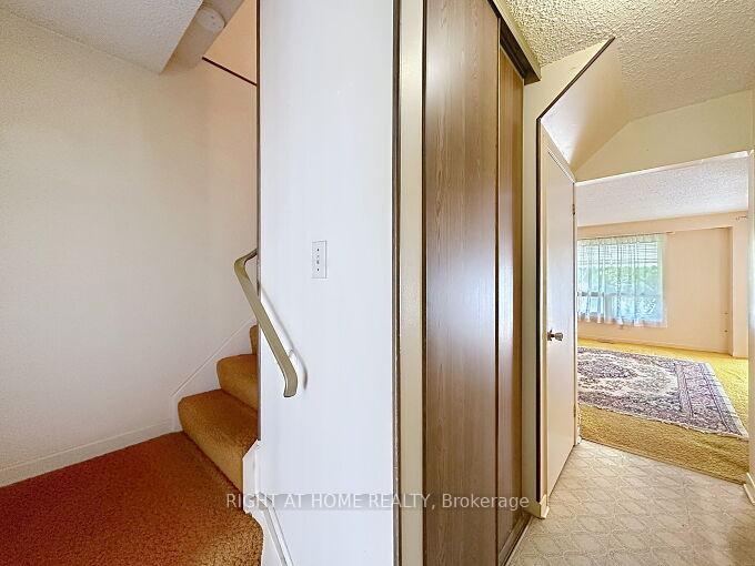 Photo 16 of 191 Royal Salisbury Way, Brampton, Madoc — HOMEH