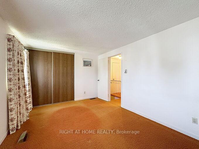 Photo 19 of 191 Royal Salisbury Way, Brampton, Madoc — HOMEH