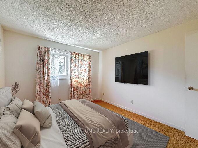 Photo 20 of 191 Royal Salisbury Way, Brampton, Madoc — HOMEH
