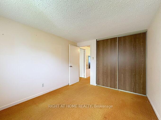 Photo 21 of 191 Royal Salisbury Way, Brampton, Madoc — HOMEH