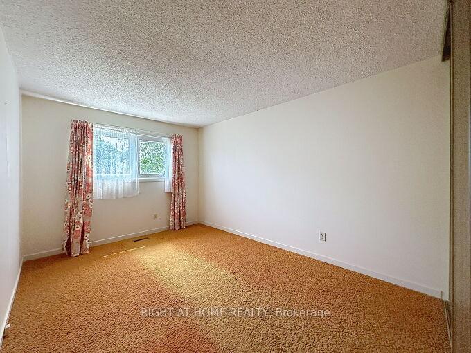 Photo 22 of 191 Royal Salisbury Way, Brampton, Madoc — HOMEH