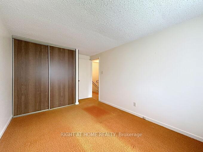 Photo 23 of 191 Royal Salisbury Way, Brampton, Madoc — HOMEH
