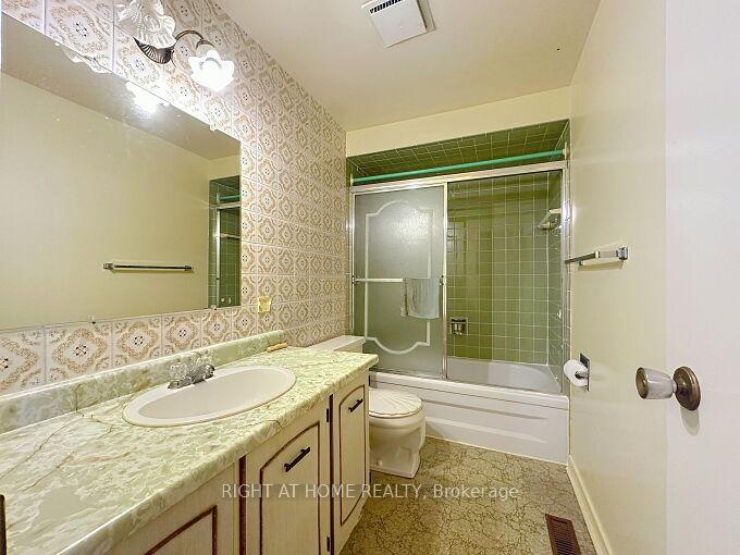 Photo 24 of 191 Royal Salisbury Way, Brampton, Madoc — HOMEH