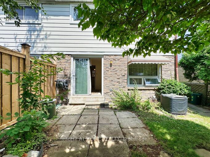 Photo 33 of 191 Royal Salisbury Way, Brampton, Madoc — HOMEH