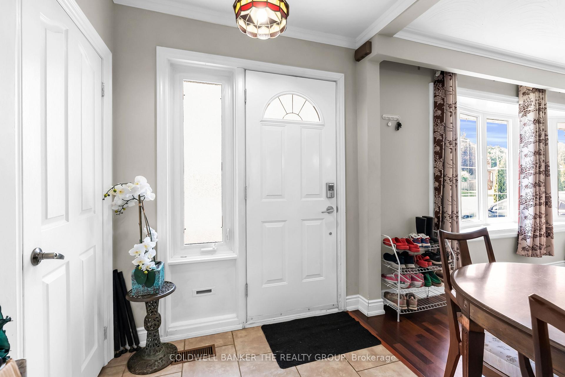 Photo 7 of 12 Sherwood Crescent, Brampton, Northwood Park — HOMEH