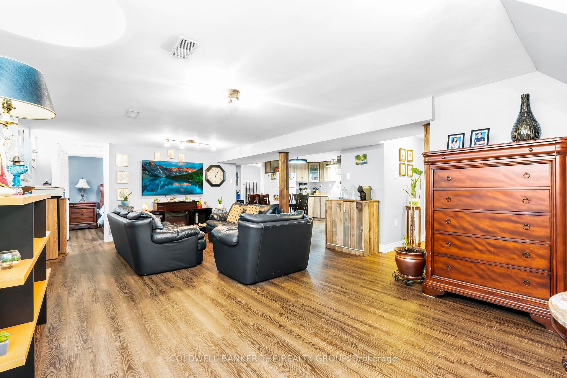 Photo 20 of 12 Sherwood Crescent, Brampton, Northwood Park — HOMEH