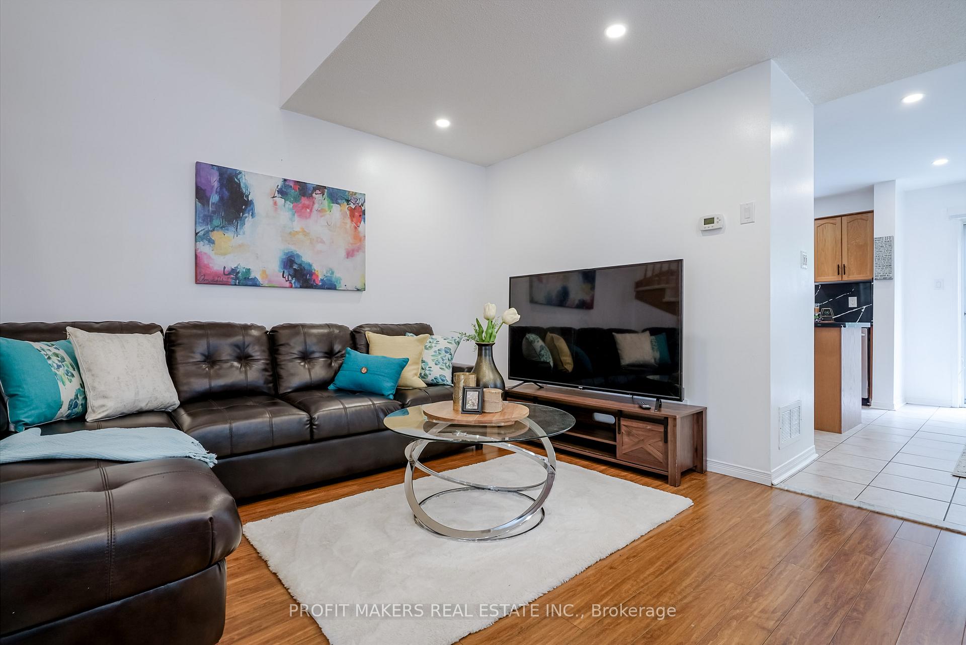 Photo 2 of 64 Tiller Trail, Brampton, Fletcher's Creek Village — HOMEH